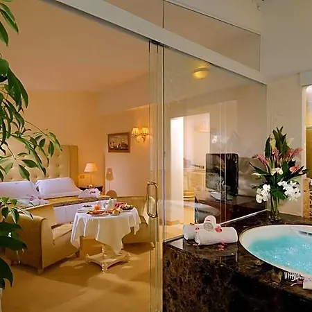 Hotel De Londres 4*